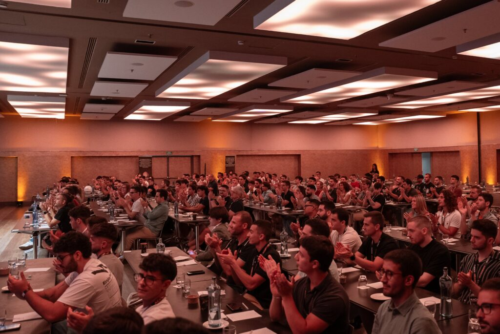 Alt text: Todo lo que incluye IA de Racks Academy